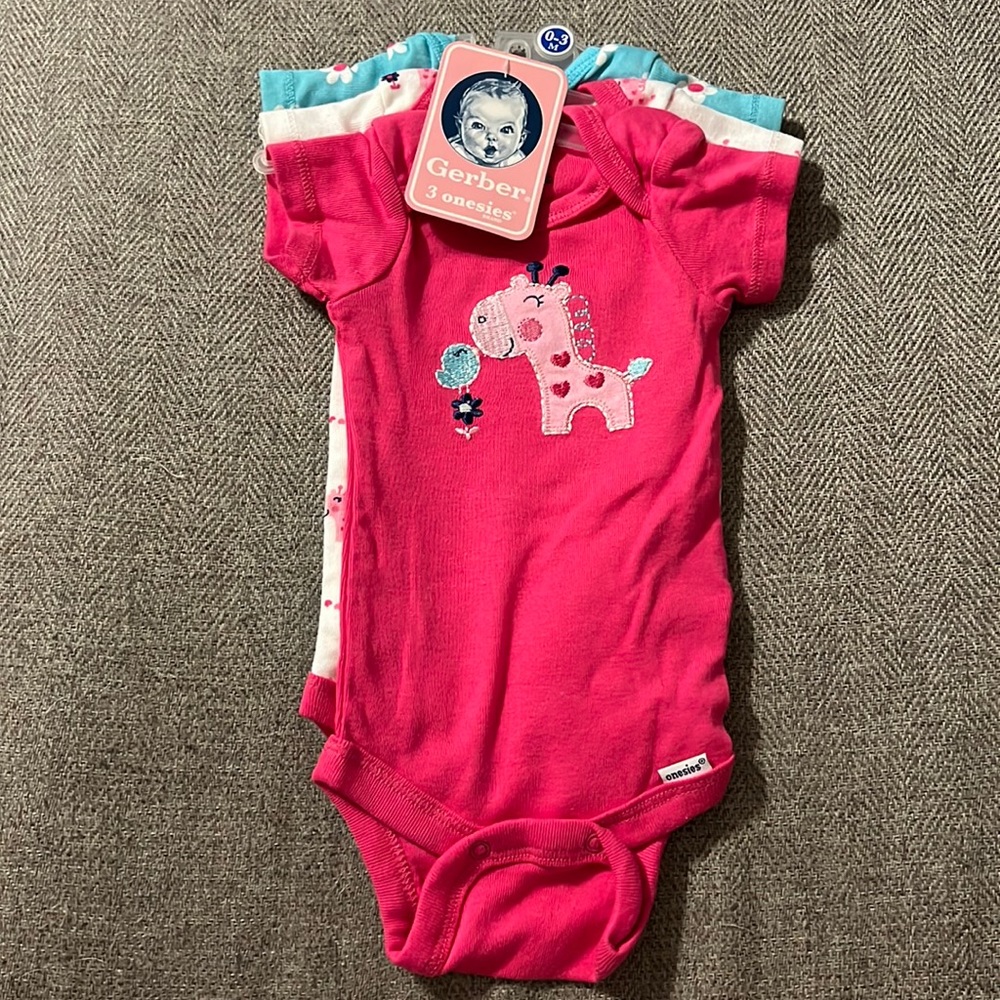 Gerber Baby Girl Onesies 0-3 Months